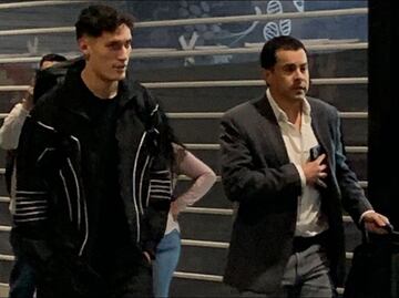Chiquete ya está en la CDMX tras dejar a las Chivas; firmará cuatro años con el Cruz Azul