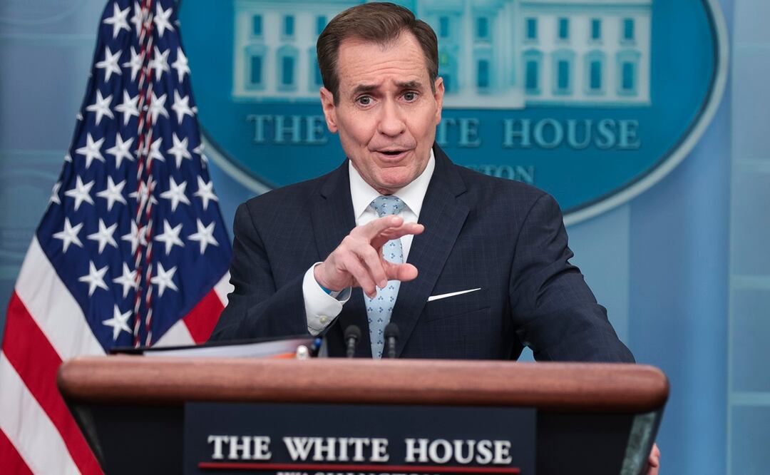 El portavoz del Consejo de Seguridad Nacional, John Kirby, habla durante una rueda de prensa diaria en la Sala de Prensa. Foto: EFE