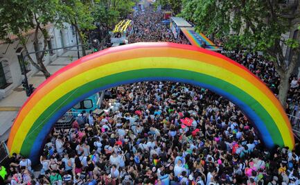 FOTOS: Miles marchan en Argentina por orgullo LGBTQ; protestan contra políticas de Milei