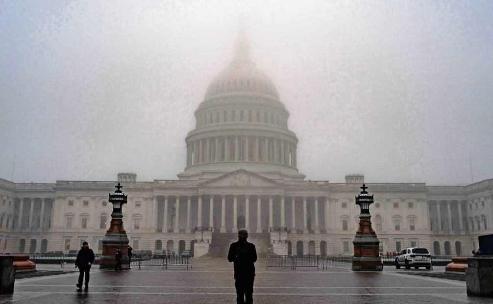 El ritual que inicia el 16 de diciembre concluye el 6 enero, cuando el Congreso, en sesión conjunta, certifica oficialmente los resultados. Foto: Kent Nishimura / AFP
