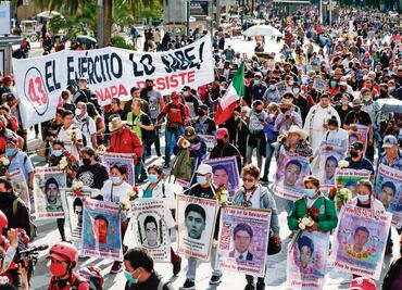 Caso Ayotzinapa: AMLO amaga con abrir nuevos expedientes contra más de 80 personas