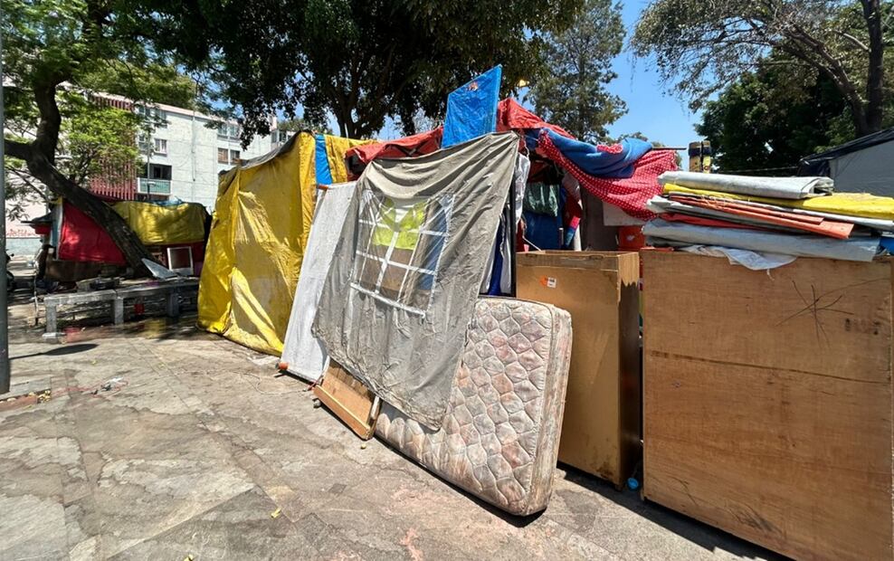 Migrantes regresan al campamento del parque Guadalupe Victoria, el miércoles 7 de mayo de 2025, del que habían sido desalojadas el pasado 1 de mayo. Fotos: Berenice Fregoso/EL UNIVERSAL