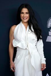 Los mejores looks de Martha Debayle para las amantes del color negro