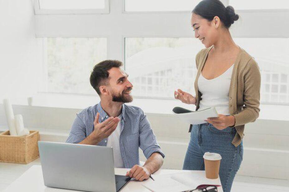 Cinco claves para mejorar la comunicación en tu equipo. Fuente: Freepik.