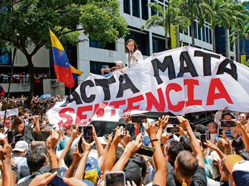 Opositores reivindican su triunfo; dicen que harán ceder a Maduro
