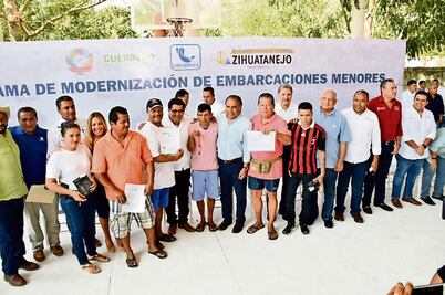 Pescadores reciben apoyos por 9 mdp