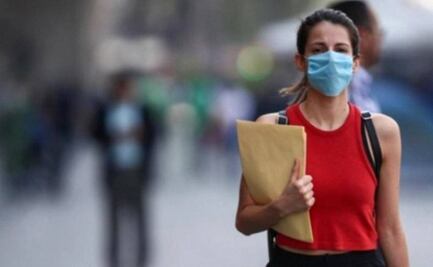 Vuelven los cubrebocas a Chile por gran brote de virus respiratorio