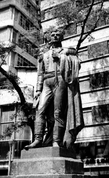 Monumento de José Mariano Jiménez ubicado en Paseo de la Reforma. Este personaje fue ino de los primeros caudillos aprehendidos y fusilados por el ejercito realista durante la Guerra de Independencia de México. Foto: Mediateca INAH/ Especial.
