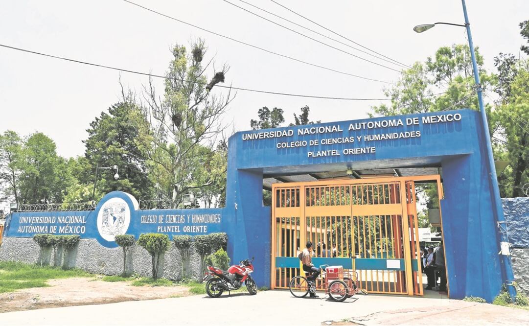 Mujeres encapuchadas toman el plantel de CCH tras casos de abuso sexual y acoso en las instalaciones / Foto: Archivo/ EL UNIVERSAL