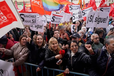 "Presidente, quédate": Los socialistas españoles piden a Pedro Sánchez que no dimita