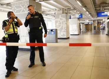 Ataque con cuchillo en metro de Ámsterdam deja 2 heridos