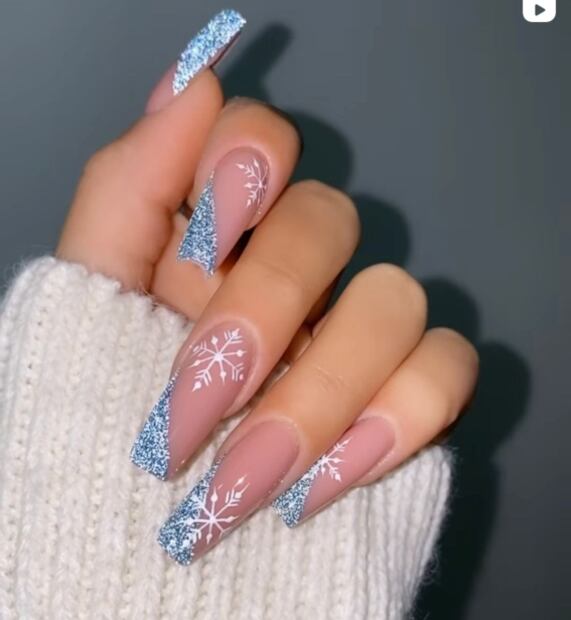 Uñas elegantes para lucir este fin de año 2022
