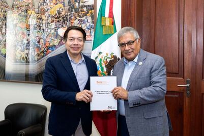 SNTE entrega a la SEP pliego petitorio de maestros; exigen mejoras laborales y salariales