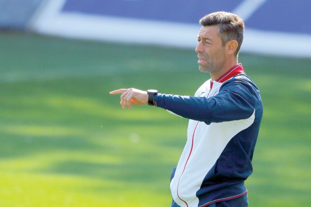 El entrenador celeste dejó de pedirles que sean campeones. Foto:  IMAGO7 