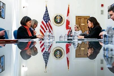 Aranceles de EU eliminarían hasta 500 mil empleos en Ontario, Canadá; gobierno esperará a que Trump asuma la presidencia