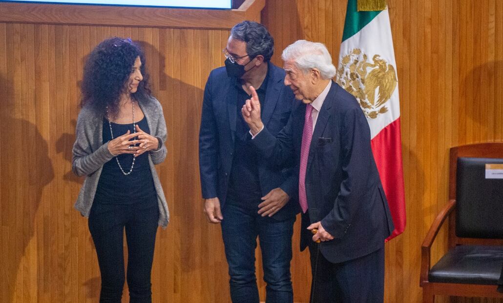Ceremonia de premiación y clausura de la IV Bienal de literatura Mario Vargas Llosa: Juan Gabriel Vasquez resulto ganador de esta bienal. Con
Palabras de Mario Vargas Llosa y Marisol Schulz Manaut, directora de la FIL Guadalajara en el paraninfo de la Universidad de Guadalajara, en Guadalajara, México, domingo 26 de Septiembre 2021. (© Fundación UdG/ Bernardo De Niz). Foto: Cortesía.