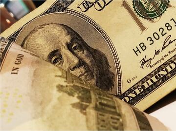 Precio del dólar se dispara hasta 21.21 pesos al mayoreo tras anuncio de aranceles; es su nivel más alto desde marzo del 2022