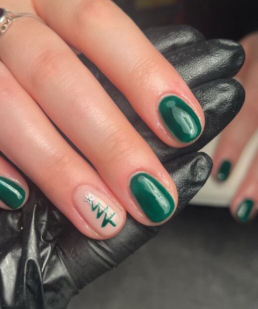 Uñas de árbol de navidad. Foto: Instagram @gels.byffi