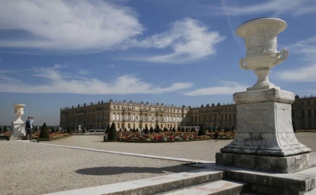 Museo Louvre y Versalles cierran hasta nuevo aviso por coronavirus