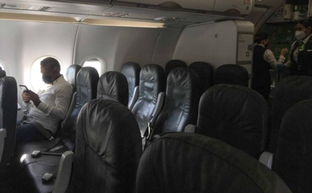 AIFA, día dos: pasajeros aterrizan en un aeropuerto desolado