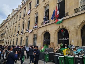Policía desaloja a manifestantes propalestinos de universidad de élite en París