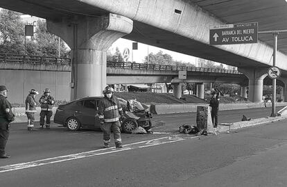 Conductor muere al chocar contra muro sobre Periférico Sur y San Jerónimo