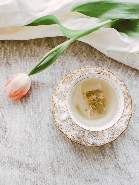 Cómo fortalecer tus pestañas con té verde