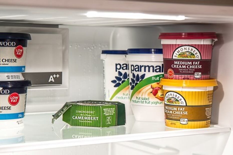 ¿Por qué no debes guardar comida en los envases de yogur?