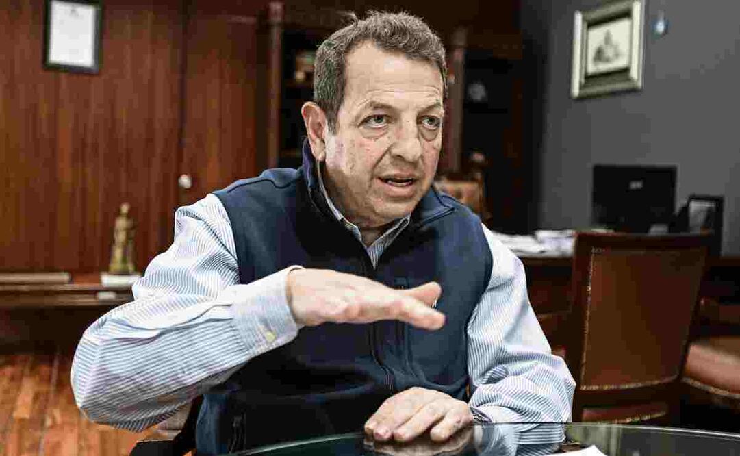 Fadlala Akabani explicó que esta corrupción se lleva a cabo, principalmente, los meses de enero, al querer tramitar el refrendo Foto: Gabriel Pano | El Universal