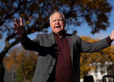 Tim Walz y su familia votan anticipadamente en Minnesota; su hijo es "votante primerizo"