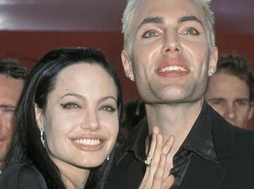 Conoce el motivo por el que Angelina Jolie se besaba en la boca con su hermano