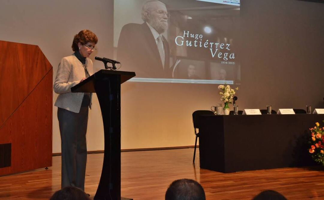 El homenaje se llevó a cabo en la conmemoración de los 50 años de “Buscando amor”, primer poemario del autor. (FOTO: cortesía INBA)