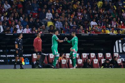 Chivas no tiene problemas en la portería