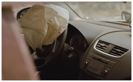 Este es el primer auto en el mundo con bolsas de aire para ciclistas