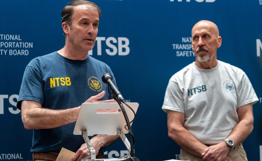 Las autoridades estadounidenses informaron de que hubo tres llamadas de asistencia del buque escuela mexicano Cuauhtémoc tan solo cuatro minutos después de que zarpara el sábado en Nueva York. Foto:  EFE