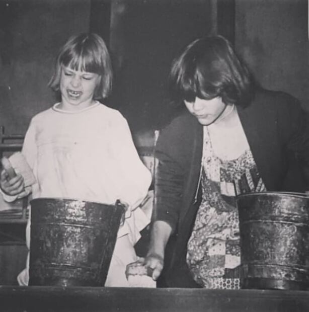 ¿Quién es Ginny Hoffman, la actriz que acusa a Héctor Parra de abusar de su hija?