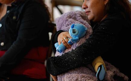 Jazlyn sigue en rehabilitación tras explosión en Iztapalapa; "Verla caminar y jugar, es algo muy lindo", dice madre de la menor