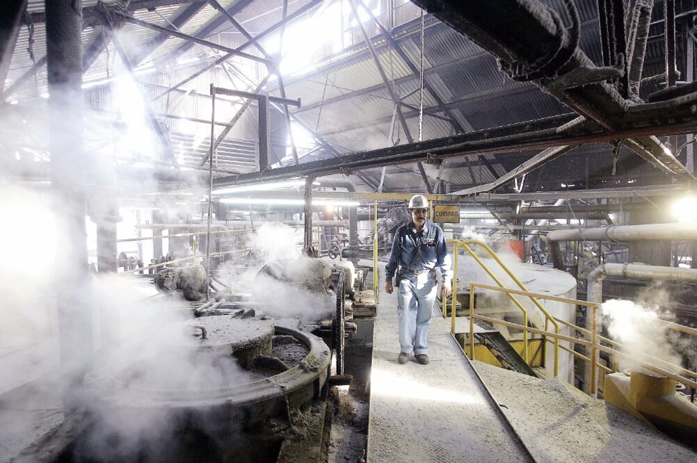 En los acuerdos entre México y EU sólo se reconoce el producto de ingenios para exportación, dice la empresa Sucroliq (ARCHIVO EL UNIVERSAL)