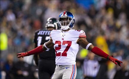 Jugador de la NFL acusado de asalto se entrega a la policía 