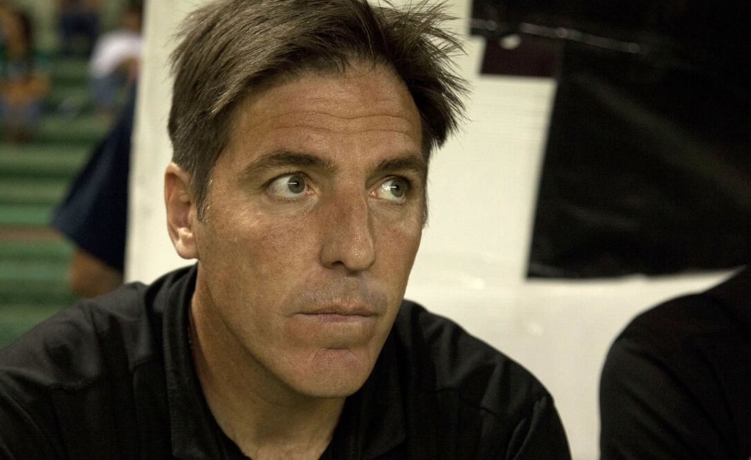 Totto Berizzo observando un juego de Paraguay   Foto: Imago 7