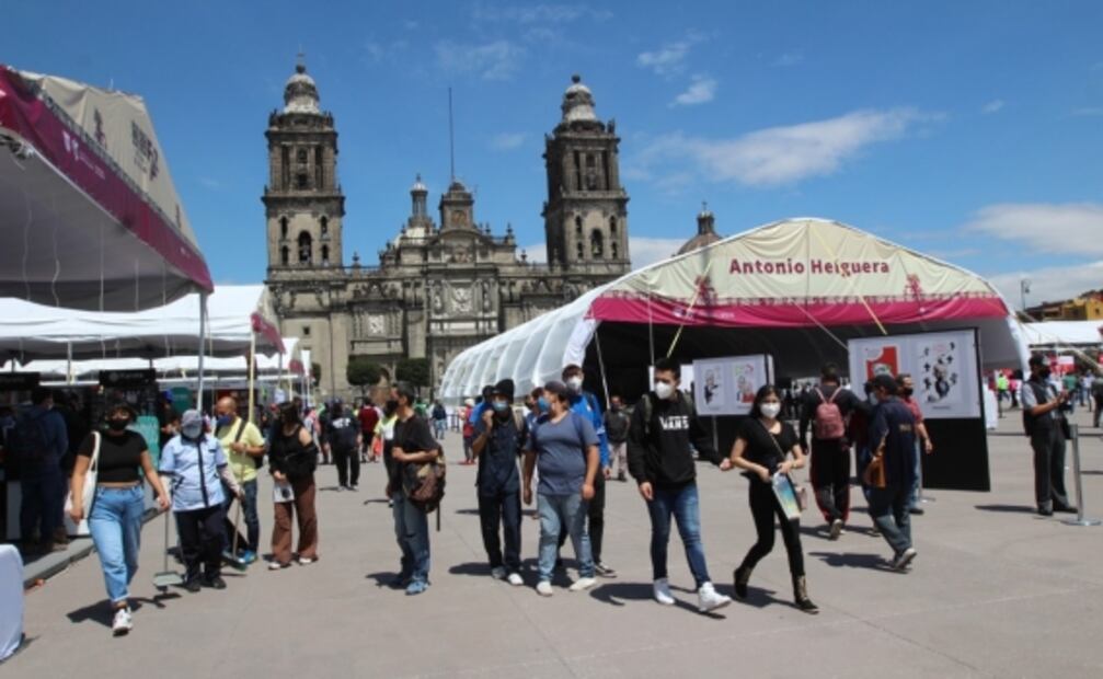 "La lectura es un derecho de los mexicanos": Sheinbaum inaugura Feria del Libro en el Zócalo