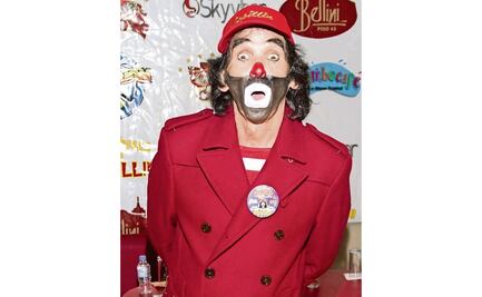 Así luce Cepillín tras cirugía en la que le colocaron ocho tornillos y dos varillas en la columna