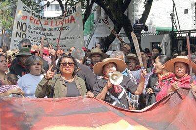 Con machetes, rechazan la construcción del NAIM