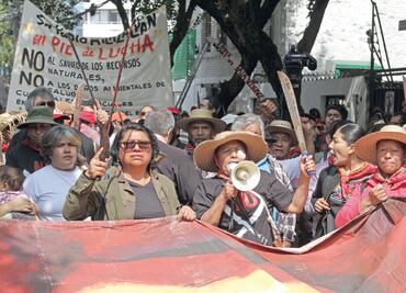 Con machetes, rechazan la construcción del NAIM