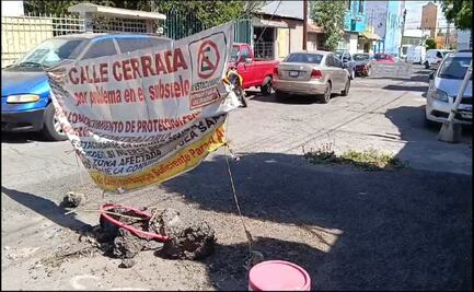 Pesadilla en Ecatepec: socavón y fuga de agua