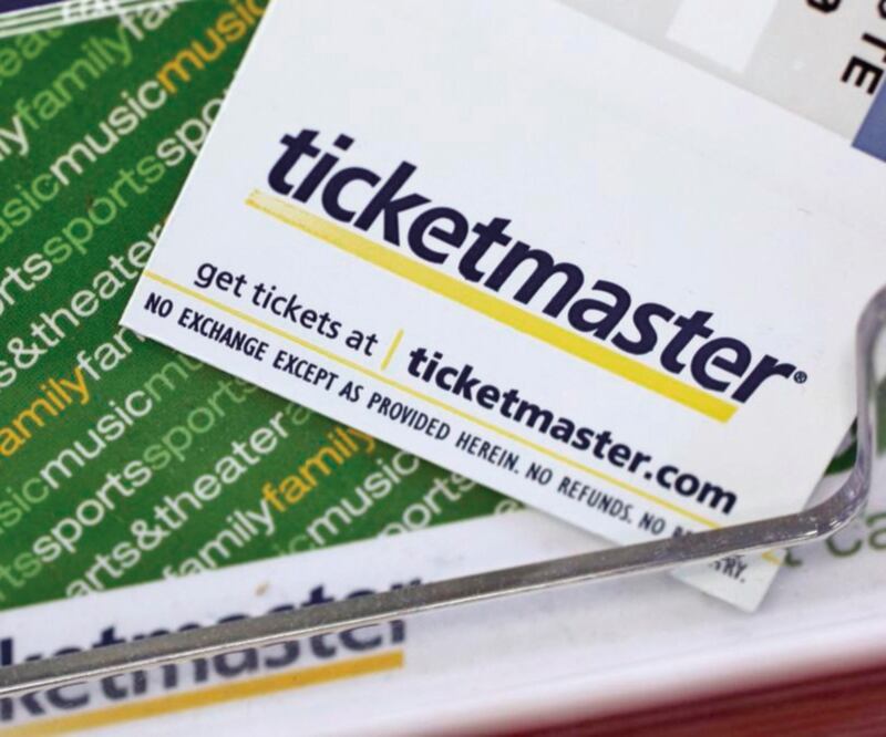 Boletos y tarjetas de regalo de Ticketmaster, en una taquilla en San José, California.