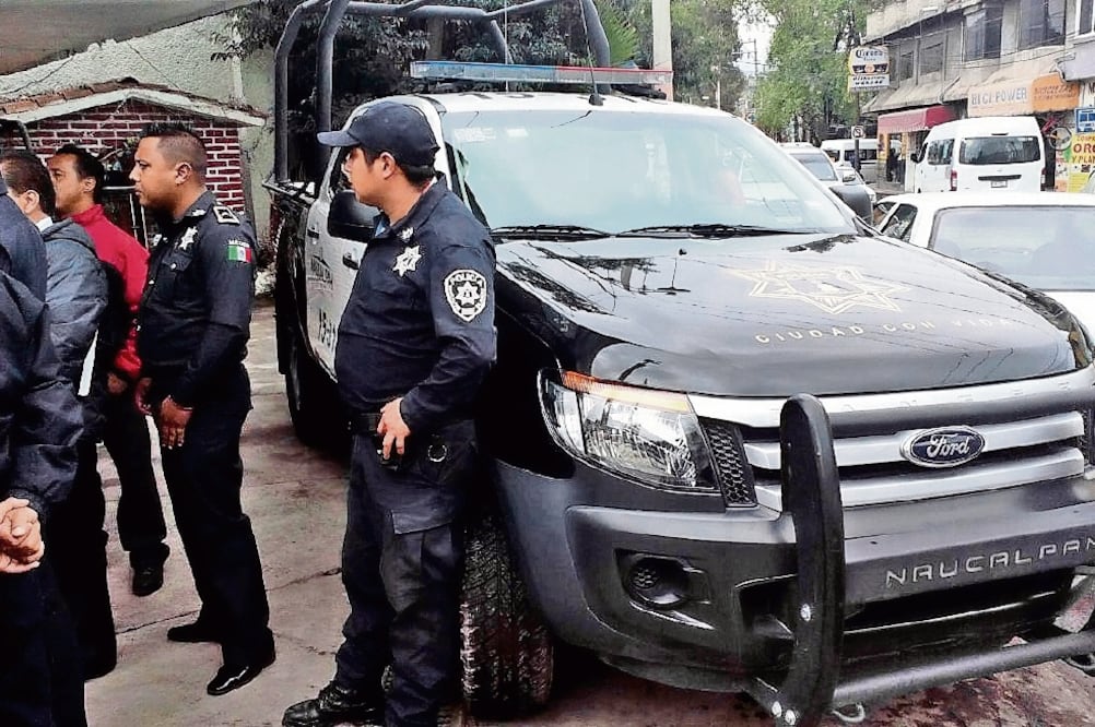 Ayer se hizo la entrega de unidades oficiales en San Mateo para mejorar la percepción de seguridad de los vecinos (GOBIERNO DE NAUCALPAN)
