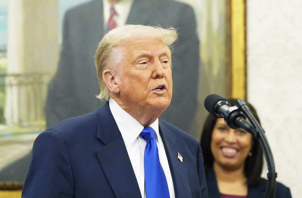 Donald Trump anuncia este 5 de mayo que implementará aranceles a la industria farmacéutica. Foto: AP / Alex Brandon