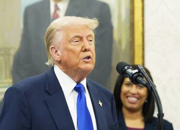 Trump anunciará aranceles a productos farmacéuticos en próximas dos semanas; firma orden para producirlos en EU