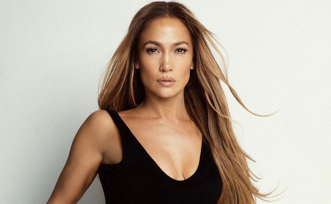 Jennifer Lopez tiene la clave para vestir elegante y sensual / Foto: @jlo
